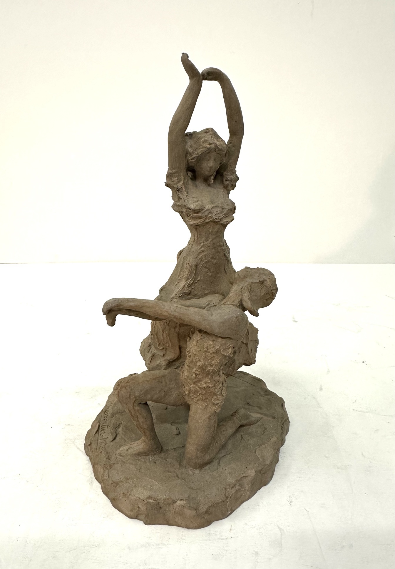 Petit groupe statuaire Charpentier-Mio et Manufacture nationale de Sèvres daté 1923