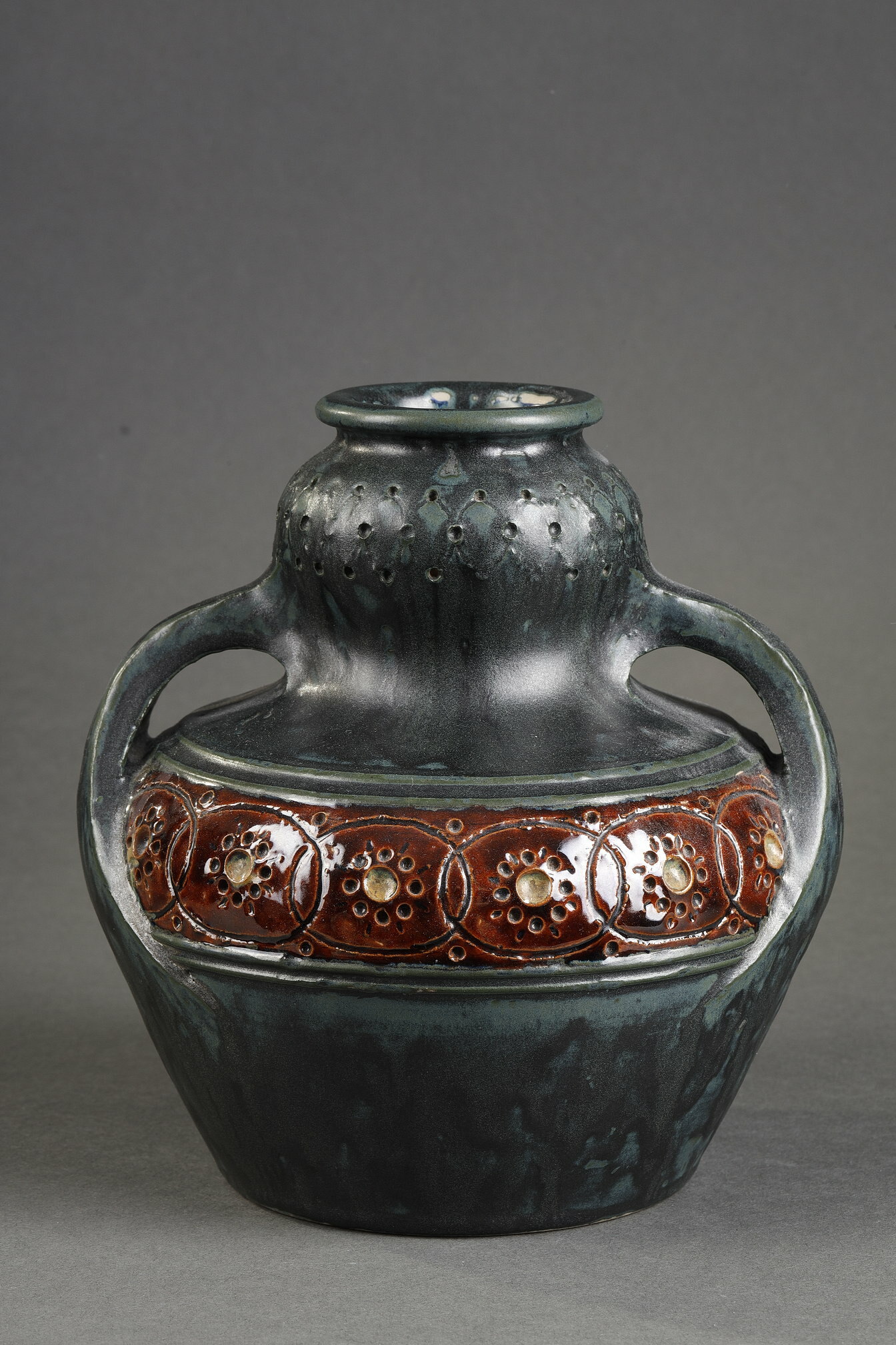 Vase à motifs géométriques Péluche 1919